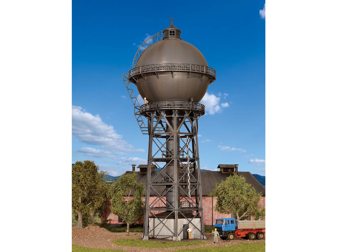 HO-Duisburg-water-tower-Kibri-39457_b_0.jpg