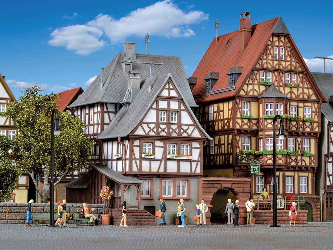 HO-Gatehouse-Miltenberg-Kibri-38901_b_0.jpg