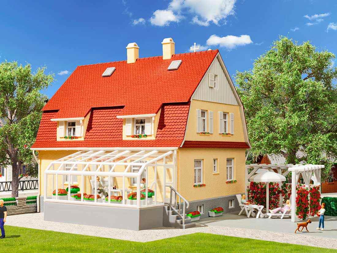 HO-House-with-conservatory-Kibri-38700_b_0.jpg