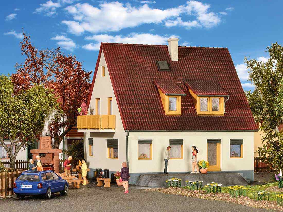 HO-Single-family-house-Lindenstrasse-Kibri-38710_b_0.jpg