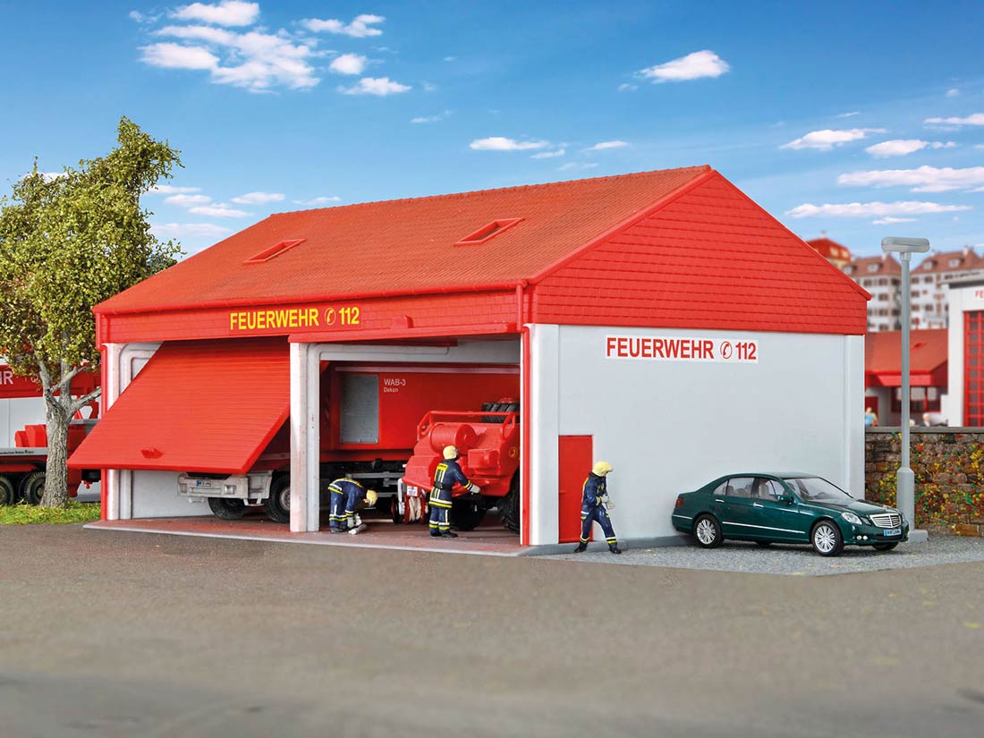 HO-Small-fire-brigade-garage-Kibri-38542_b_0.jpg