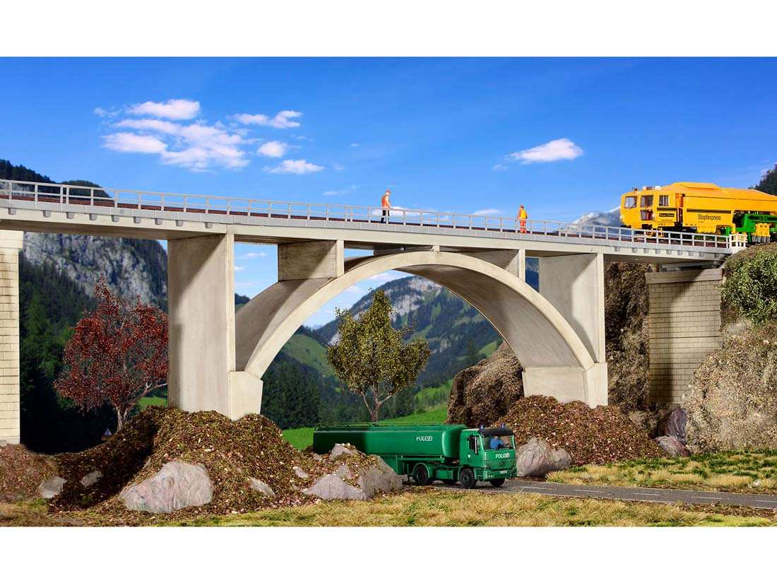 HO-Spanning-concrete-arch-bridge-Kibri-39740_b_0.jpg