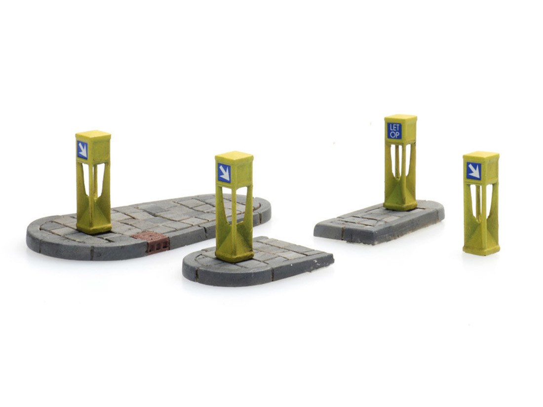 HO-Traffic-bollards-4x-and-traffic-islands-2x-Artitec-387.457_b_0.jpg