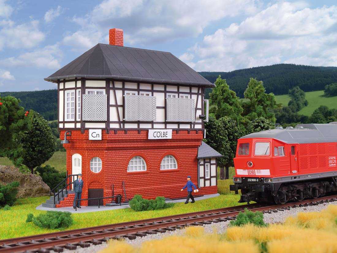 HO-signal-box-Coelbe-near-Marburg-Kibri-39488_b_0.jpg